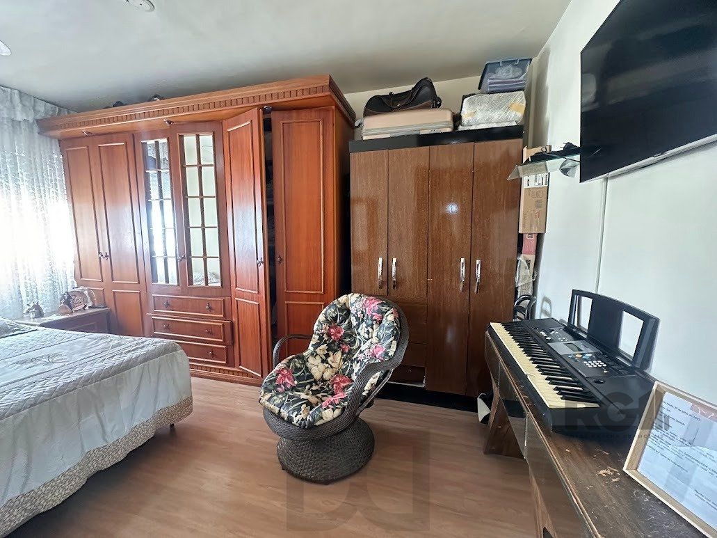 Apartamento a venda, dois dormitórios mobiliado no bairro Cristal. — foto 21