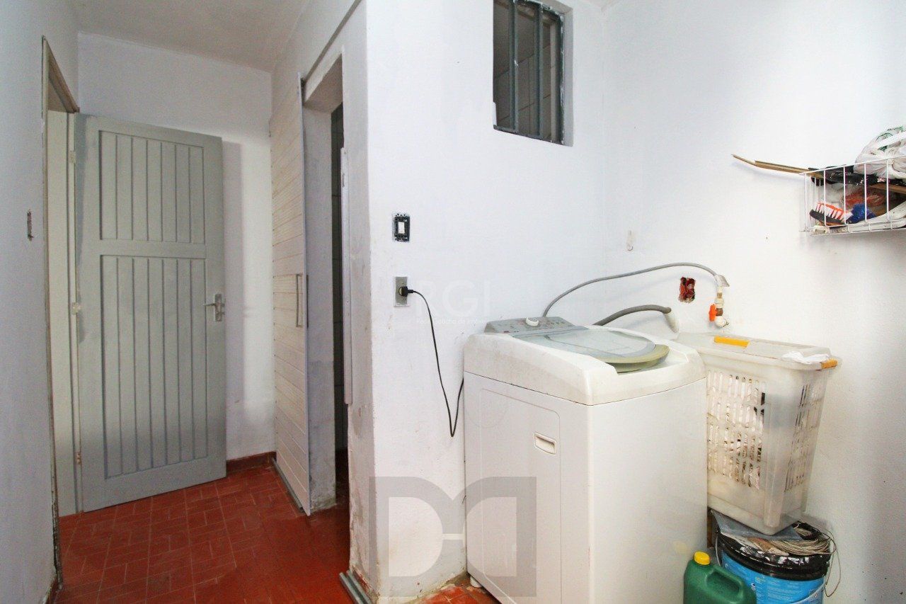 Casa 5 dormitórios, 1 suíte, 2 vagas de garagem, no bairro Camaquã, Poa/RS. — foto 27