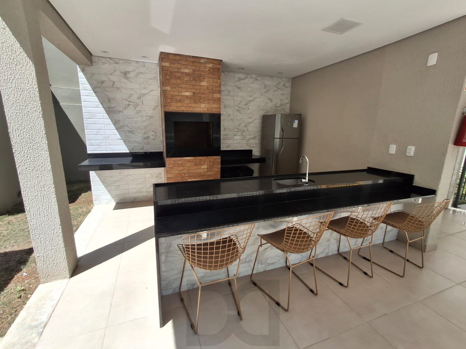 Apartamento de 2 dormitórios com suíte e 1 vaga escriturada ! — foto 16