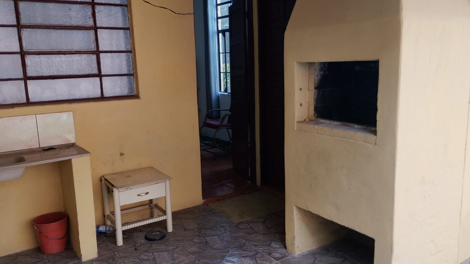 Casa térrea com 2 dormitórios na casa da frente e no fundos ,um galpão de alvenaria , churrasqueira ! — foto 15