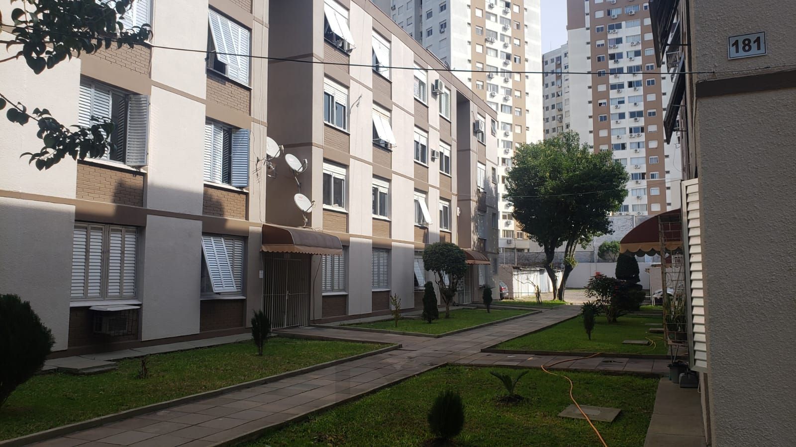 Apartamento de 2 dormitórios quarto andar no bairro jardim Itu Sabará — foto 14