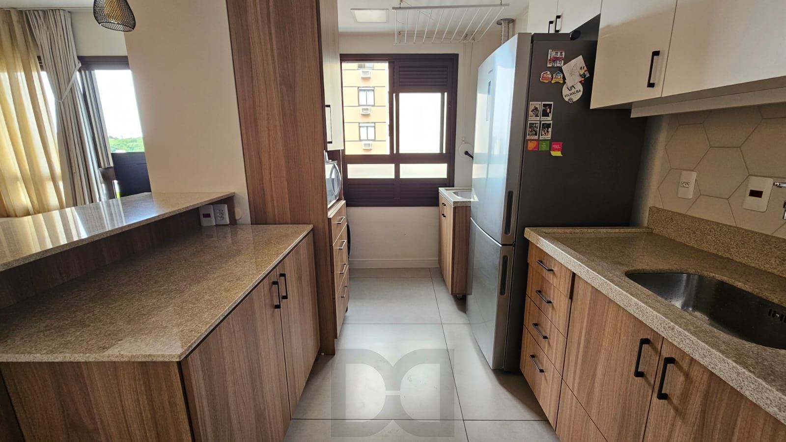 Apartamento de 2 dormitórios 2 suítes , vaga dupla coberta escriturada ! — foto 3