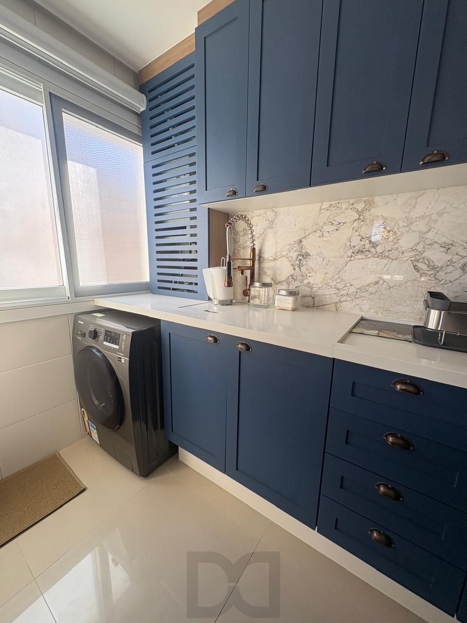 Apartamento à venda no Bairro Tristeza – Mobiliado. Lindo apartamento de 3 dormitórios, transformado em 2 dormitorios, sendo 1 suíte, com excelente distribuição dos ambientes. — foto 8