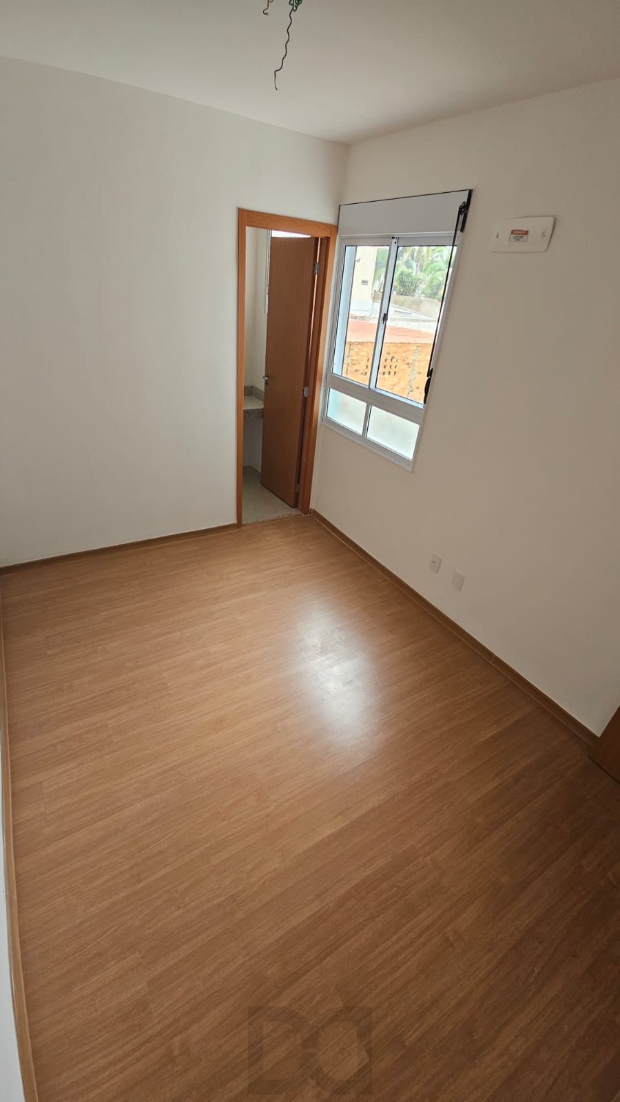 Apartamento 2 dormitórios , suíte , sacada com churrasqueira , 1 vaga de garagem coberta ! — foto 7