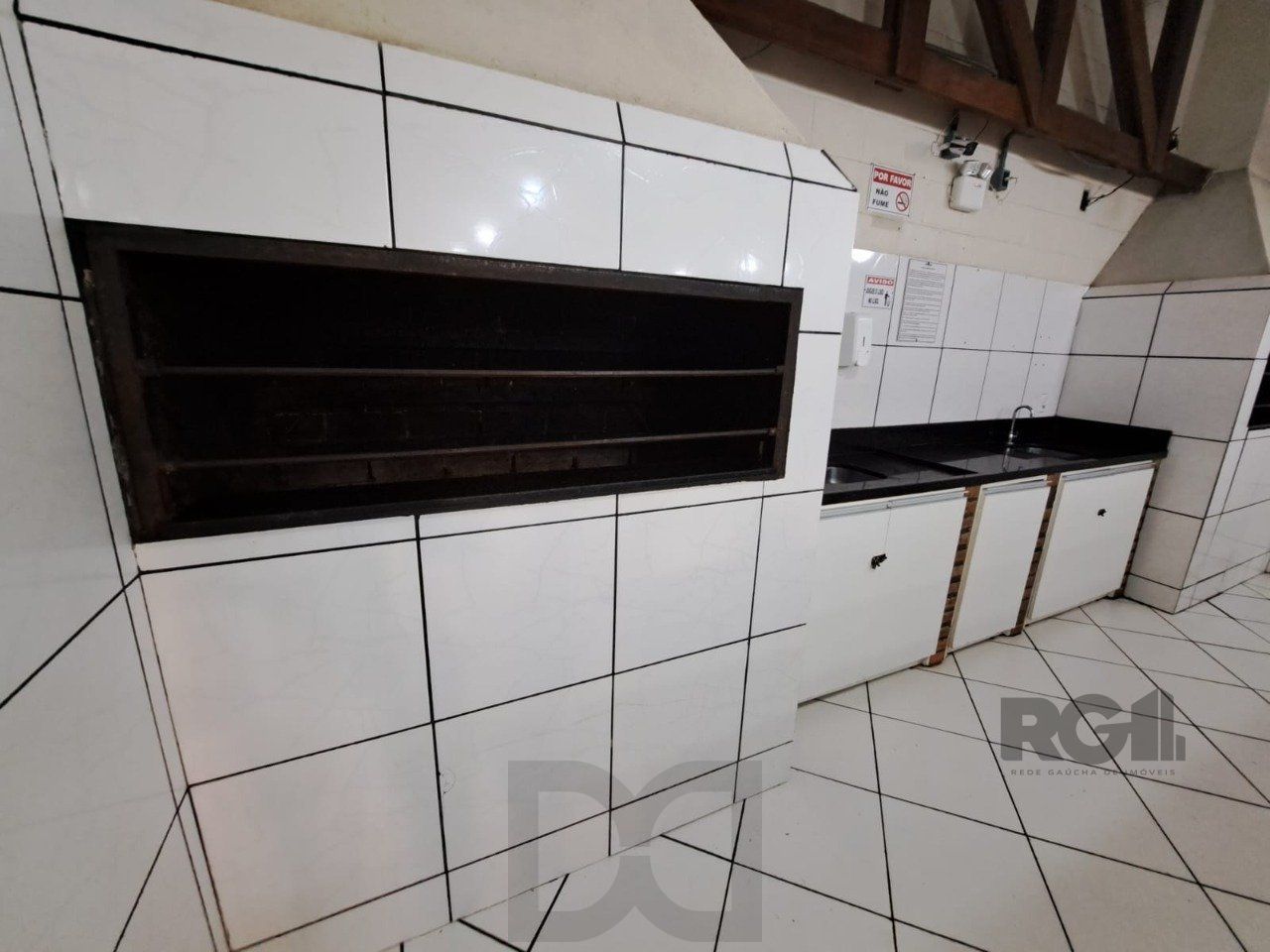 Apartamento semimobiliado de 2 dormitórios no bairro Vila Nova — foto 28