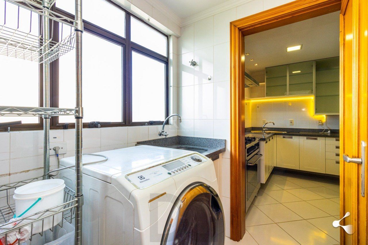 195m churrasqueira, 3 suites, 4 vagas semimobiliado no bairro Rio Branco, Poa/RS — foto 34