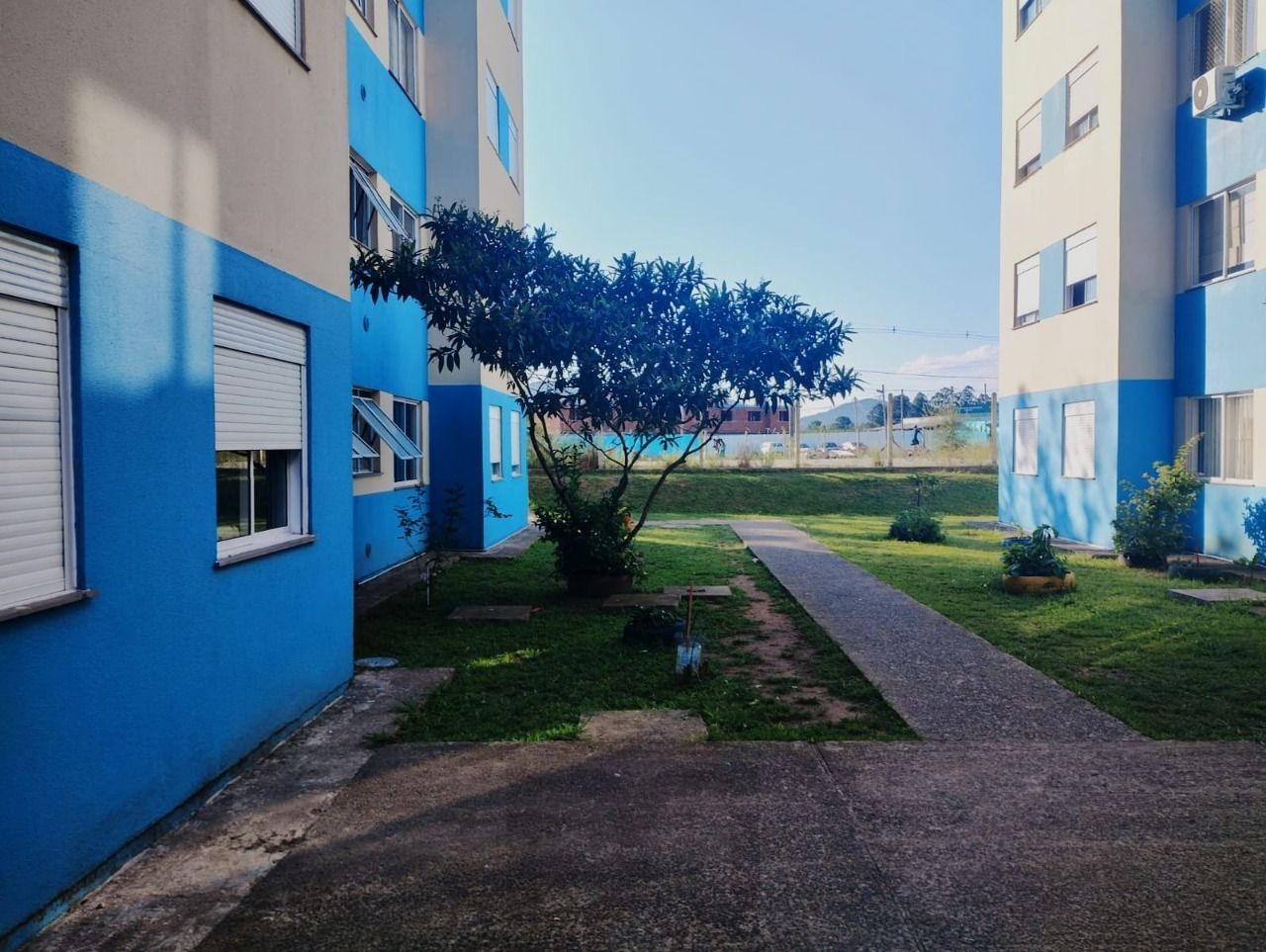 Apartamento de 2 dormitórios com vaga e portaria 24 horas ! — foto 1