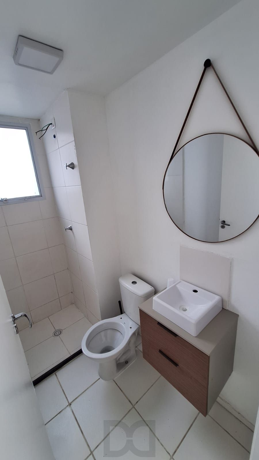 Apartamento semimobiliado com 2 dormitórios, vaga de garage, reformado, no bairro Rubem Berta - Porto Alegre — foto 7