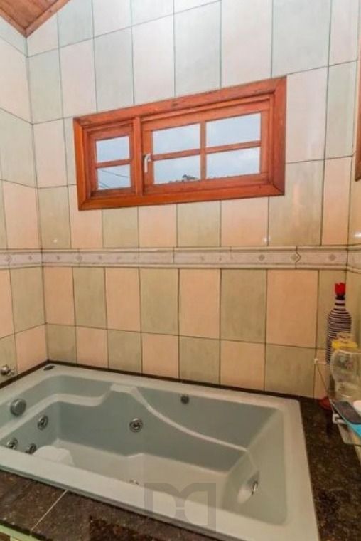 Casa de 3 dormitórios , com suíte , banheiro social , 2 apartamentos de 1 dormitório nos fundos , vaga para 3 carros ! — foto 11