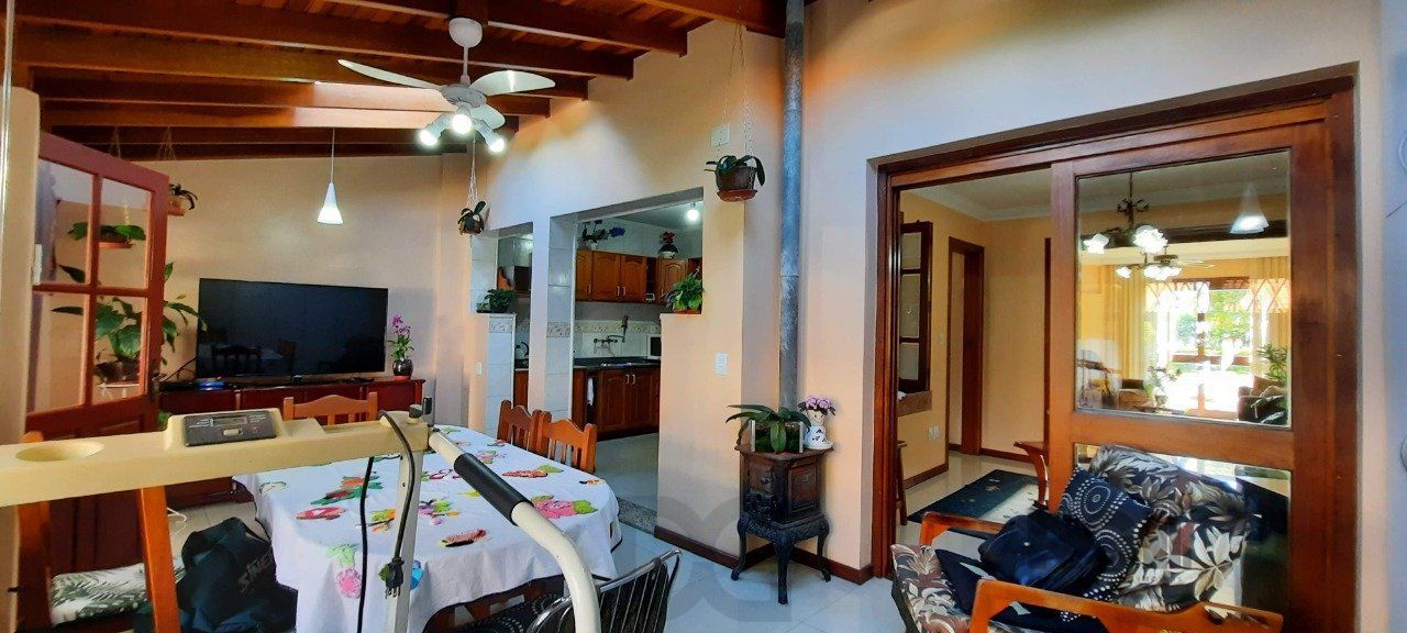 Casa Condominio para Venda - 129.58m², 3 dormitórios, sendo 1 suites, 3 vagas - Cavalhada — foto 1