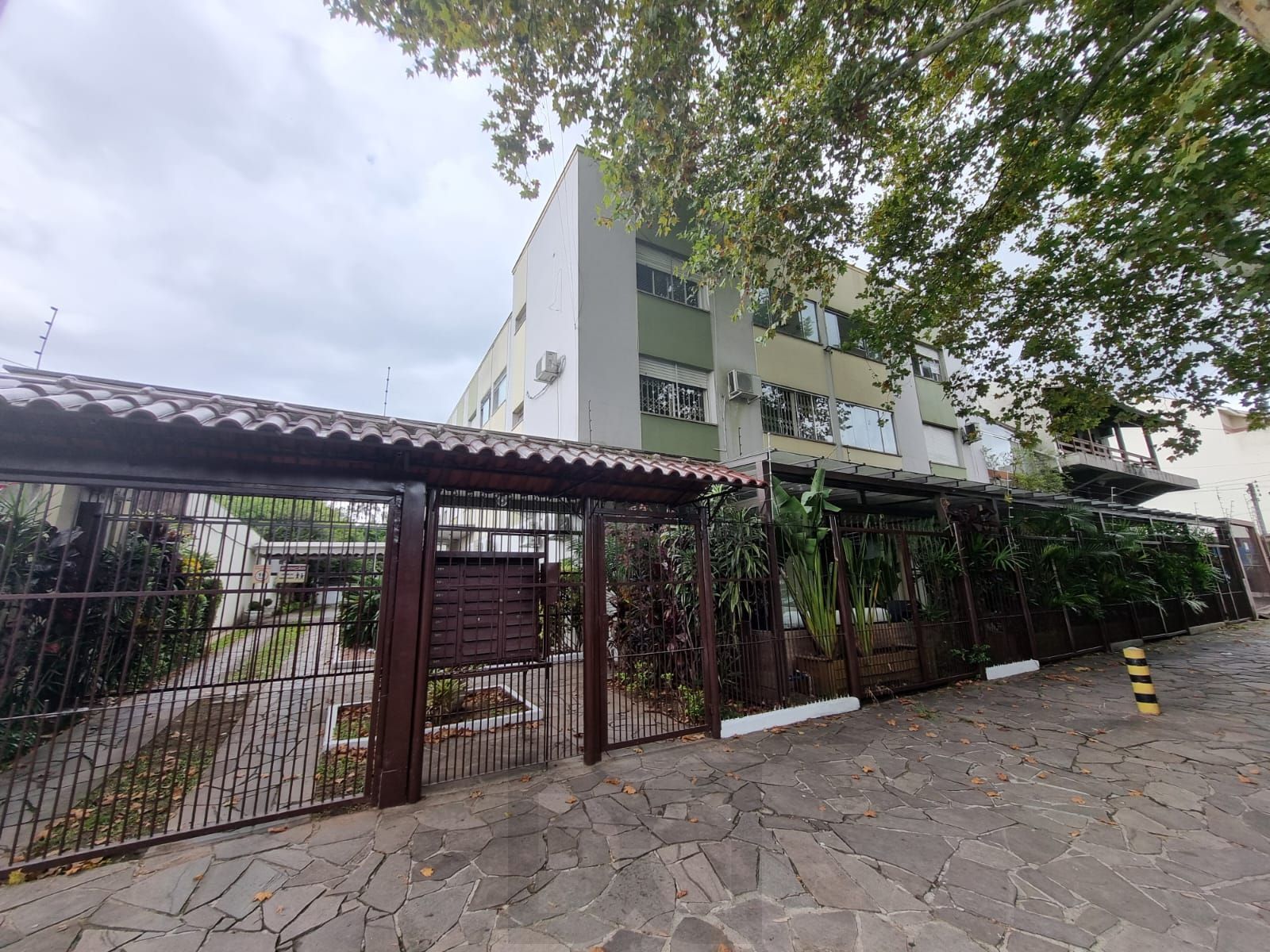 APARTAMENTO 2 DORMITÓRIOS – ÓTIMO ESTADO | LOCALIZAÇÃO PRIVILEGIADA — foto 1