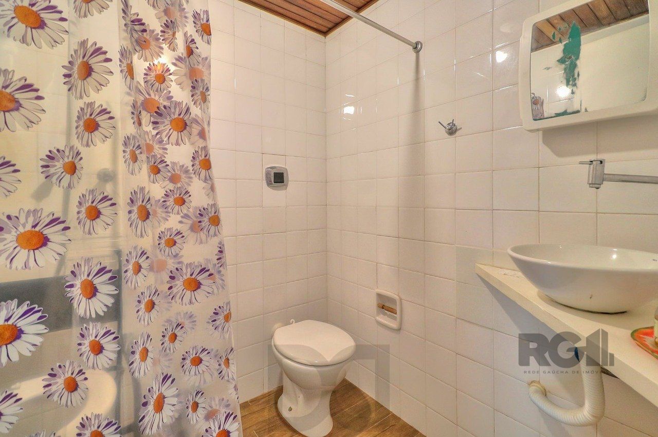Casa a venda composta de 4 dormitórios no bairro Jardim Isabel em Porto Alegre — foto 41
