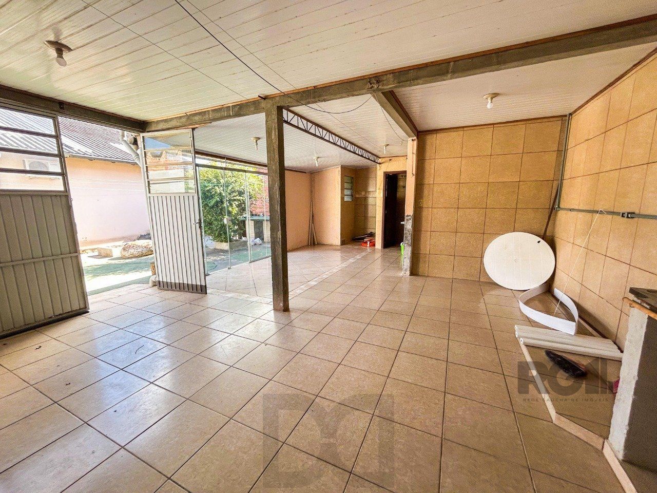 Casa 03 quartos, peças amplas, 03 dormitórios, salão de festas -3 vagas - Cavalhada — foto 35