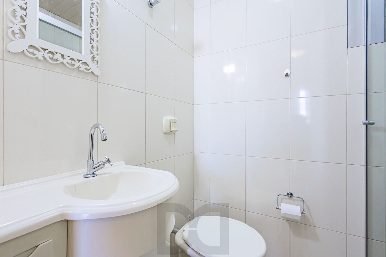 Apartamento a venda com dois dormitorios e vaga coberta no bairro Menino Deus. — foto 23