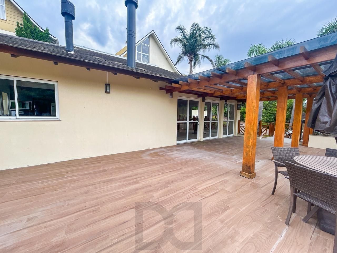 Casa em Condomínio com 03 quartos, 01 suíte e 02 vagas cobertas - Teresópolis — foto 32