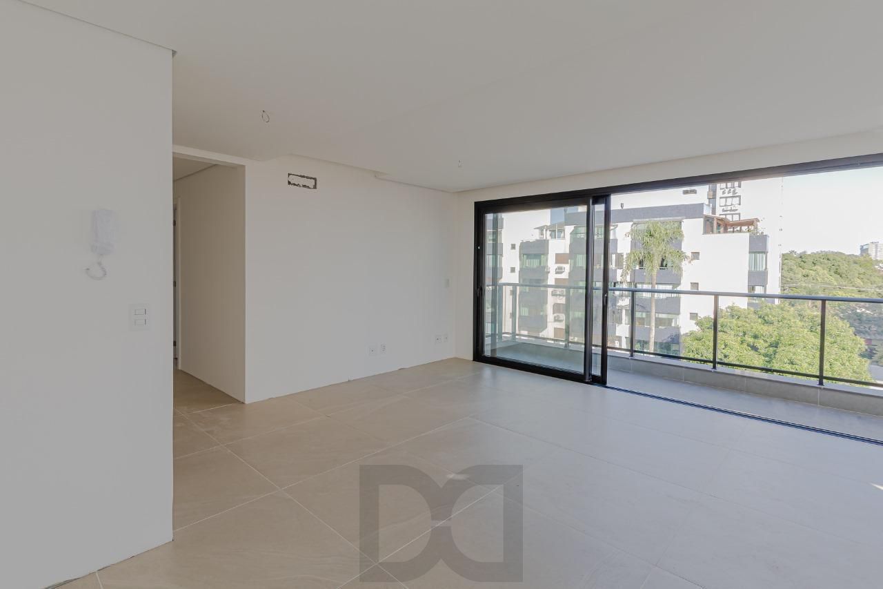 APARTAMENTO, 2 DORMITÓRIOS, 2 SUÍTES, VARANDA, VAGA DE GARAGEM, BAIRRO MENINO DEUS, PORTO ALEGRE/RS — foto 3