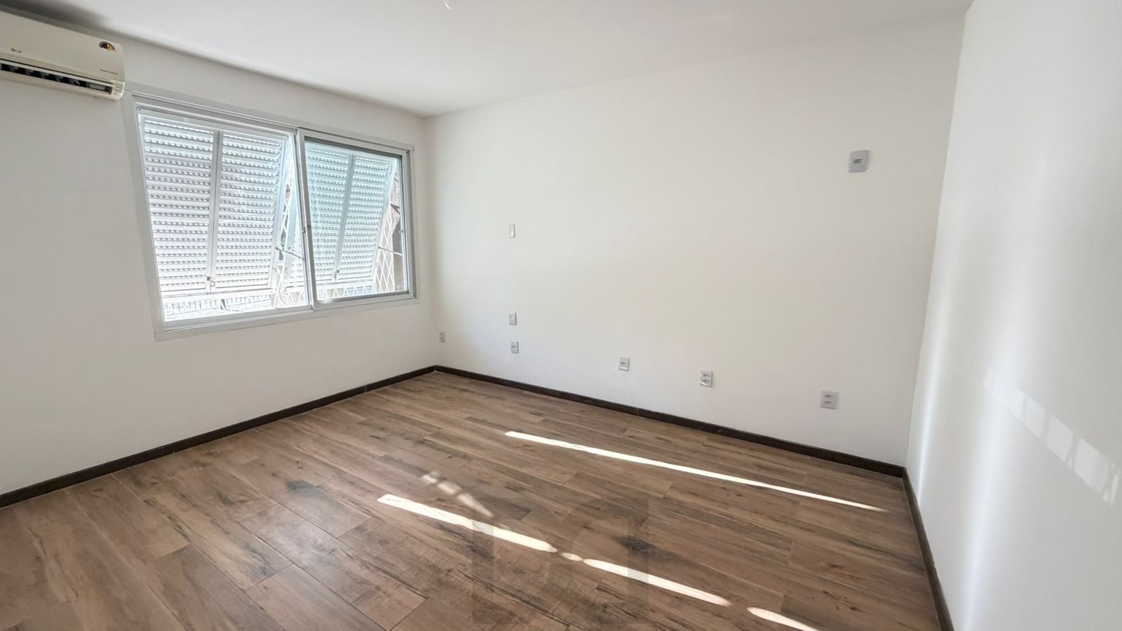 Apartamento de 2 dormitórios com vista para o Marinha no bairro Menino Deus em Porto Alegre/RS — foto 7