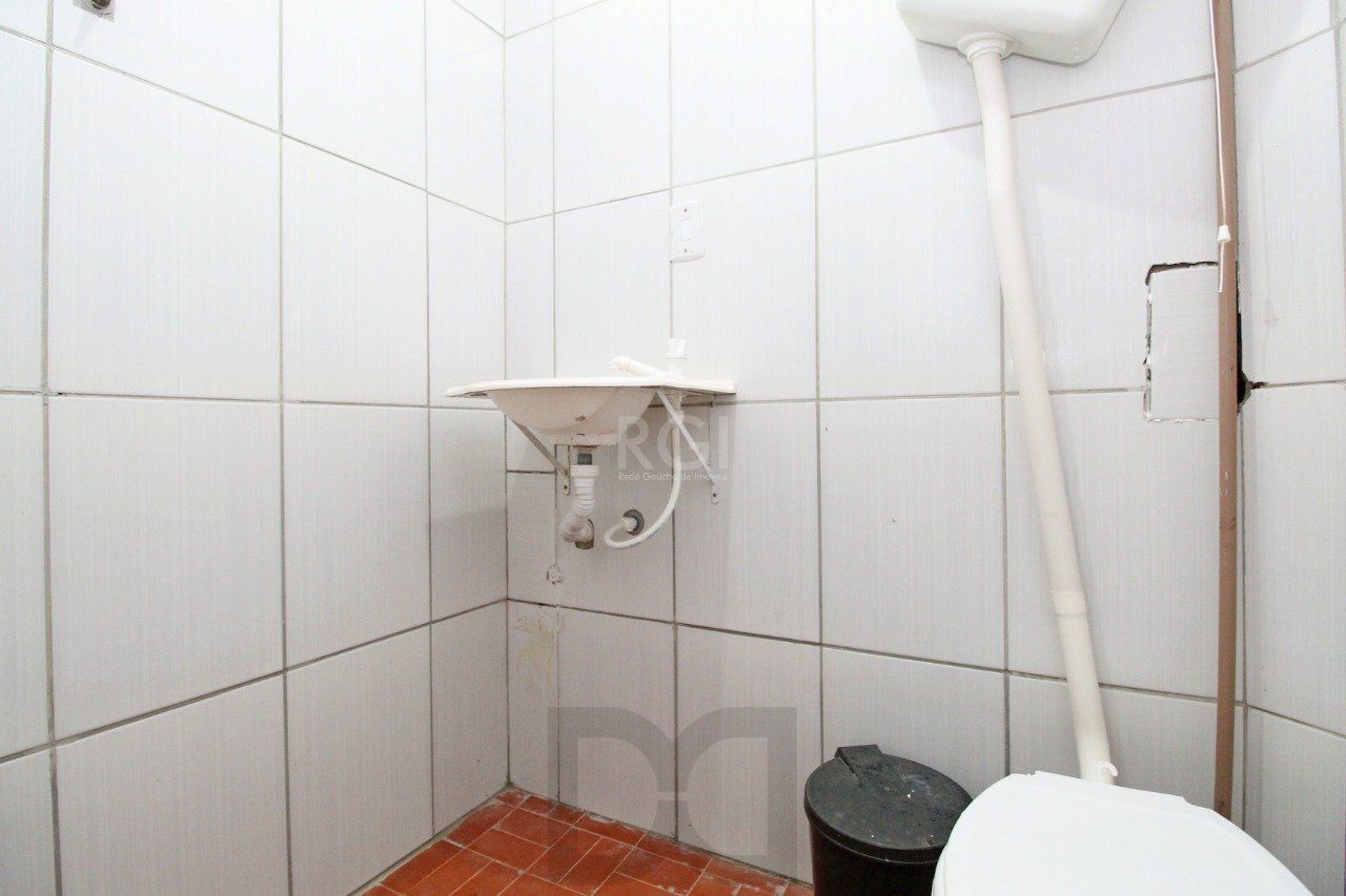 Casa 5 dormitórios, 1 suíte, 2 vagas de garagem, no bairro Camaquã, Poa/RS. — foto 26