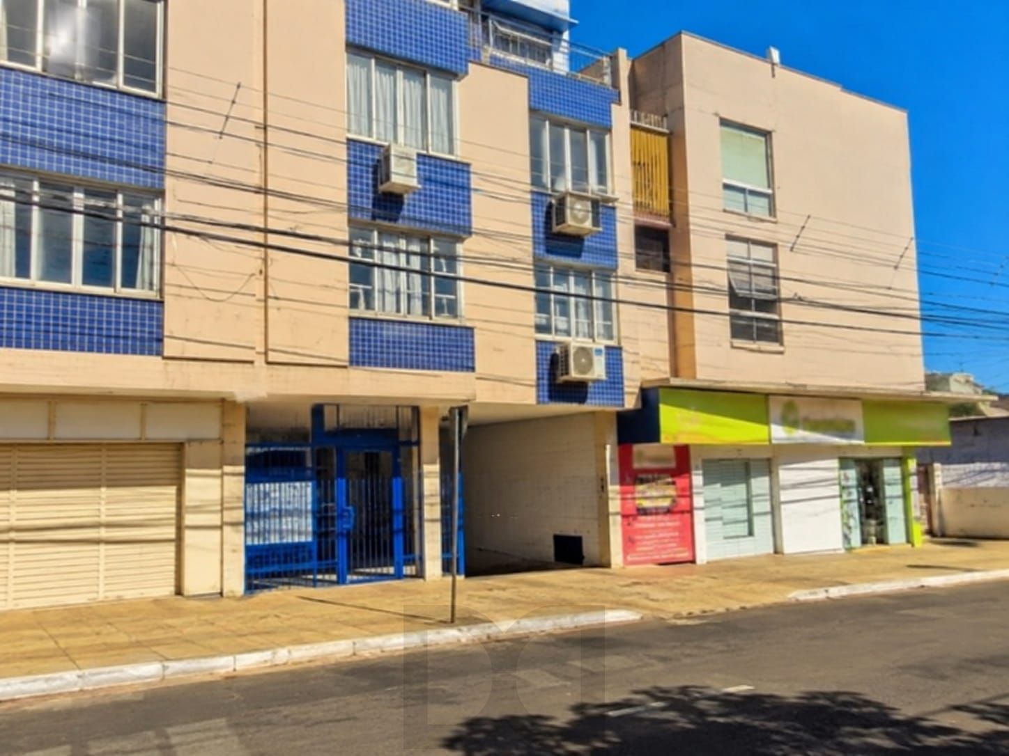 Apartamento com 02 quartos, 02 Banheiros no Bairro Partenon em Porto Alegre — foto 1