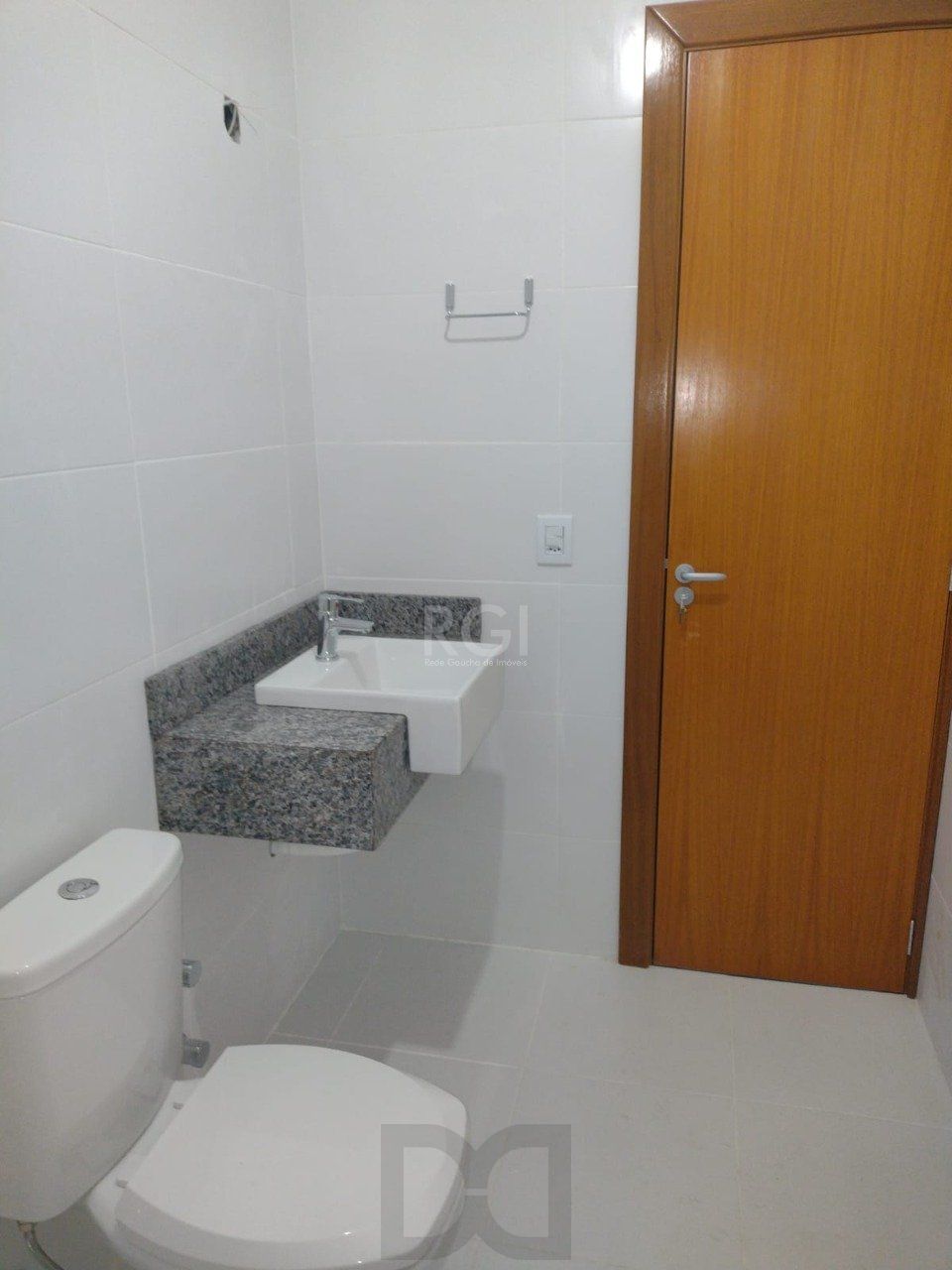 Casa para Venda - 122.96m², 3 dormitórios, sendo 1 suites, 2 vagas - Guarujá — foto 7