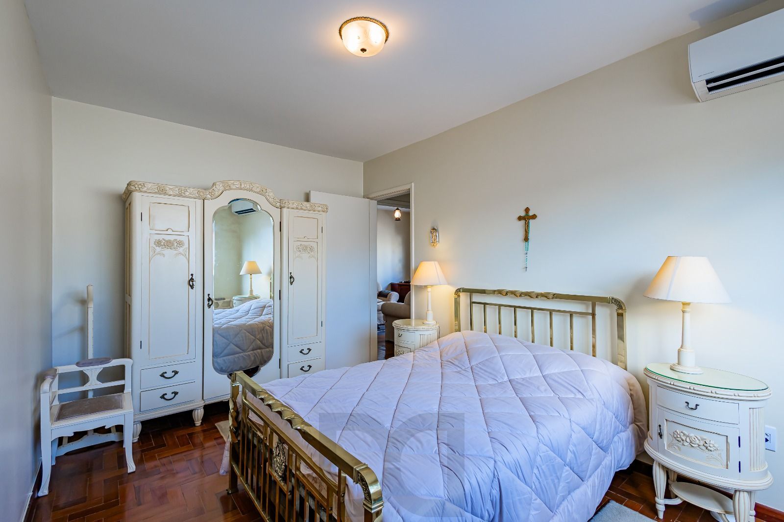 Apartamento a venda com dois dormitorios e vaga coberta no bairro Menino Deus. — foto 26