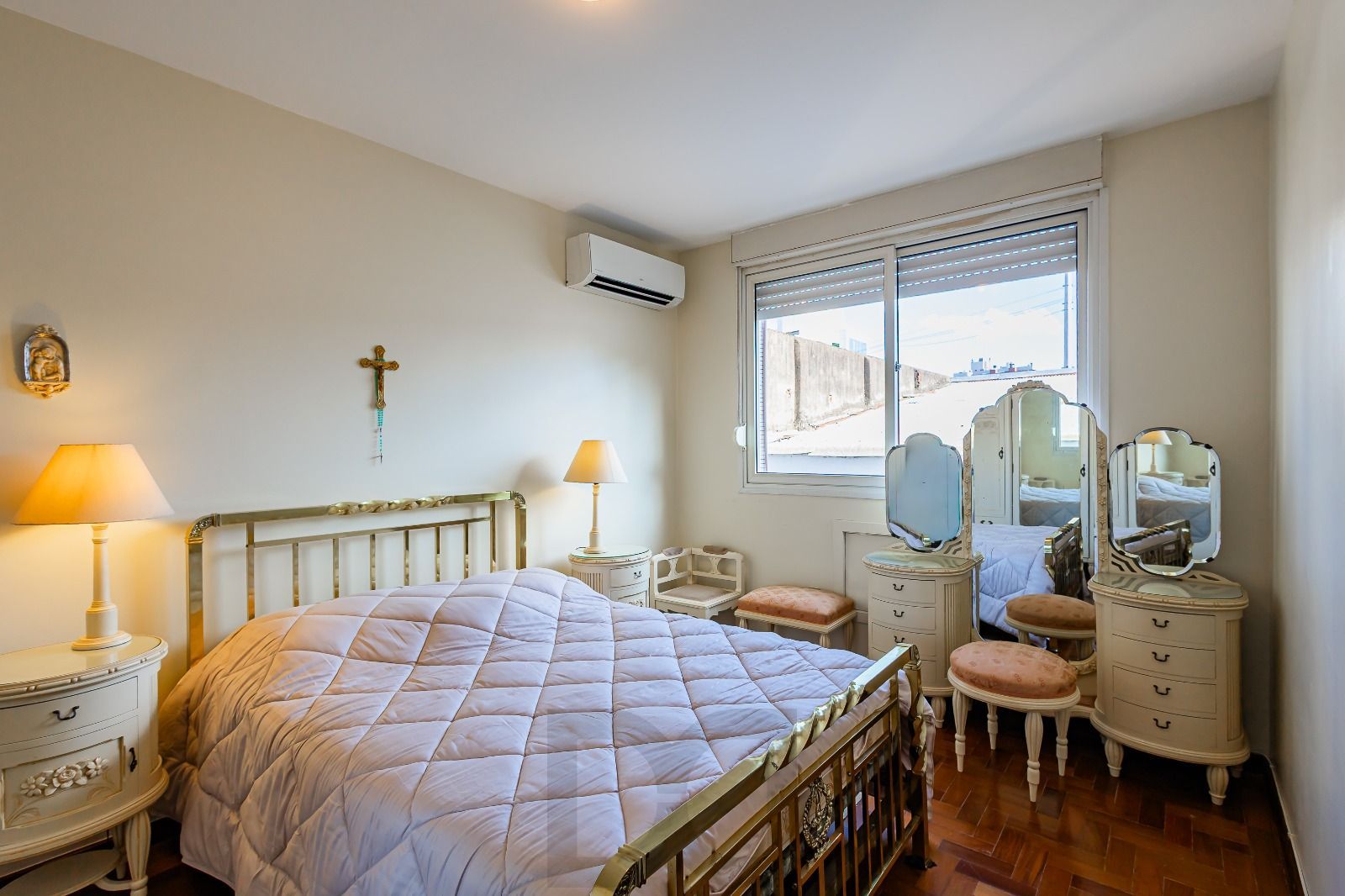Apartamento a venda com dois dormitorios e vaga coberta no bairro Menino Deus. — foto 24