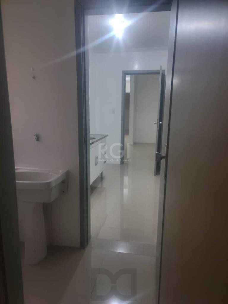 Apartamento - 73.19m², 3 Quartos, sendo 1 suites, Mont Serrat, Porto Alegre/RS — foto 2