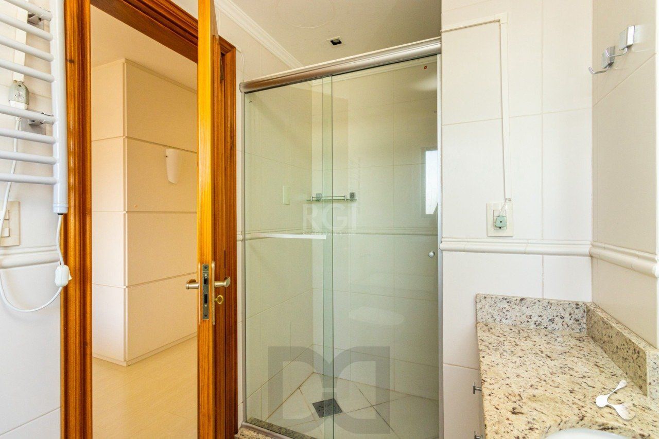195m churrasqueira, 3 suites, 4 vagas semimobiliado no bairro Rio Branco, Poa/RS — foto 30