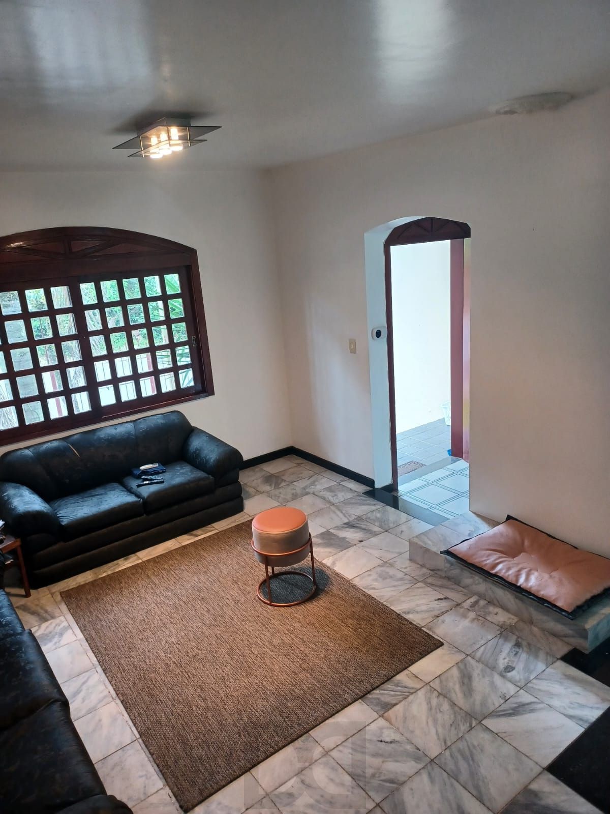 Casa com 04 quartos (01 suíte) 02 vagas no Bairro Jardim Sabará em Porto Alegre — foto 3