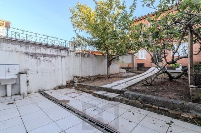 Casa com 04 quartos no Bairro : Partenon em Porto Alegre/RS — foto 1