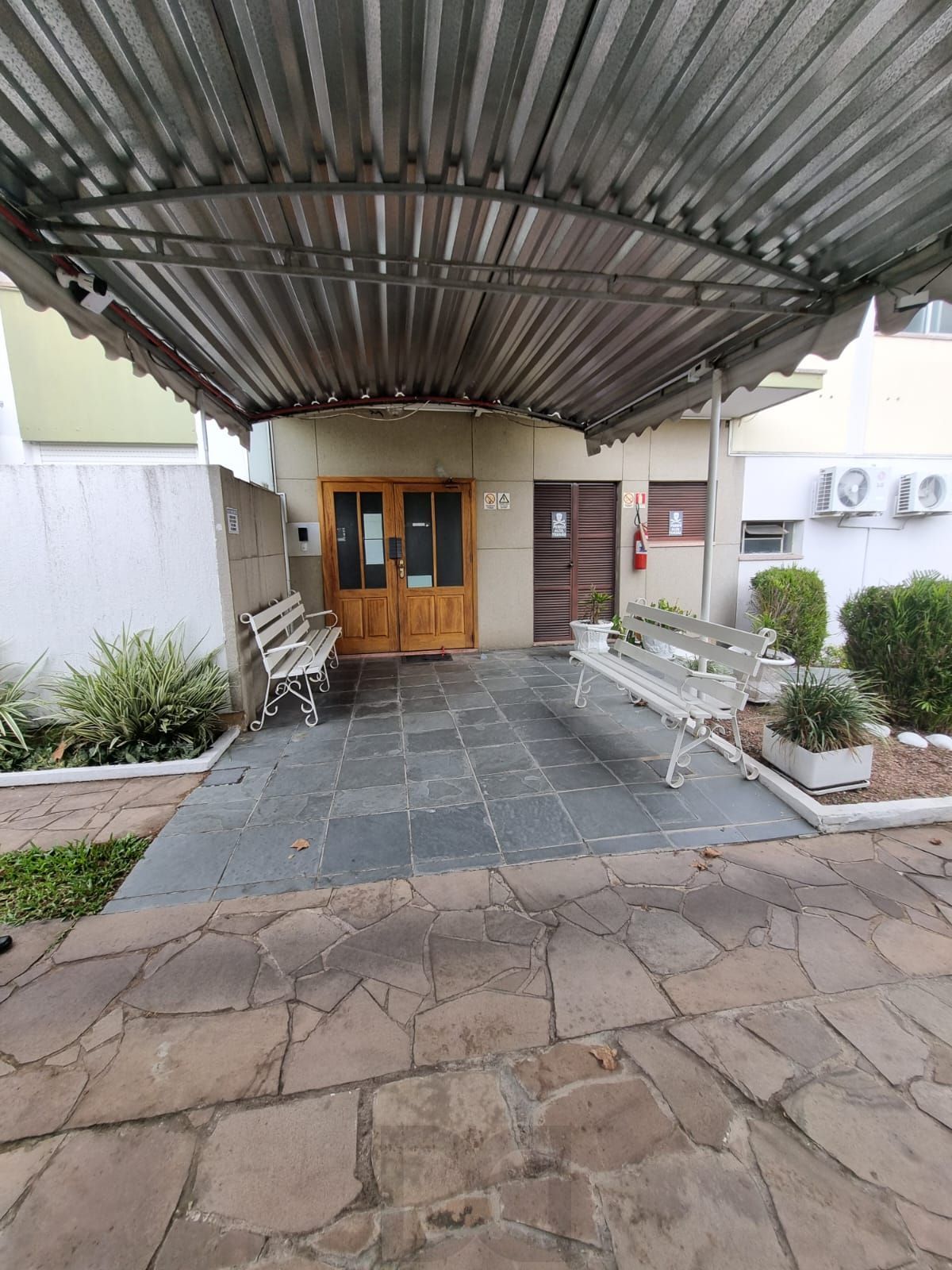 APARTAMENTO 2 DORMITÓRIOS – ÓTIMO ESTADO | LOCALIZAÇÃO PRIVILEGIADA — foto 3