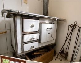 Casa 4 domitorios sendo uma suite com 6 vagas em 195m2 no bairro Guaruja. — foto 8