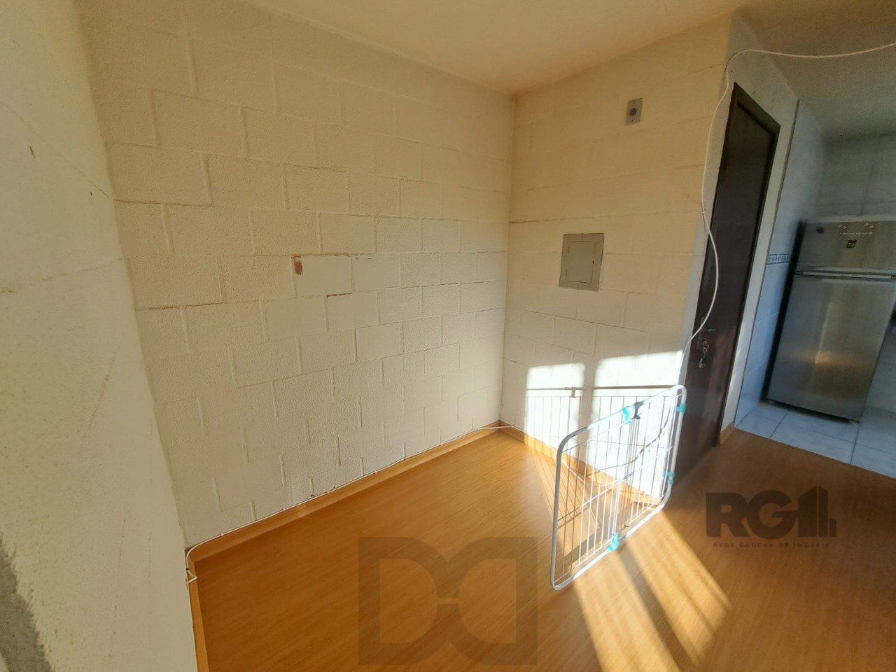 Apartamento semimobiliado de 2 dormitórios no bairro Vila Nova — foto 2