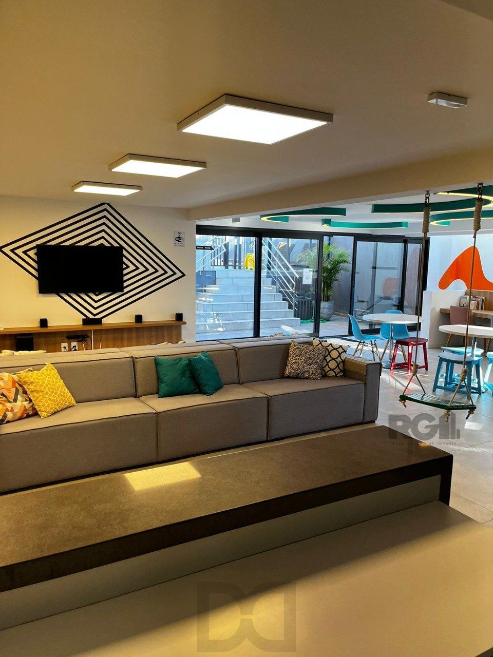 APARTAMENTO 1 DORMITÓRIO, SUÍTE, 2 VAGAS DE GARAGEM, BAIRRO FLORESTA, PORTO ALEGRE/RS — foto 2