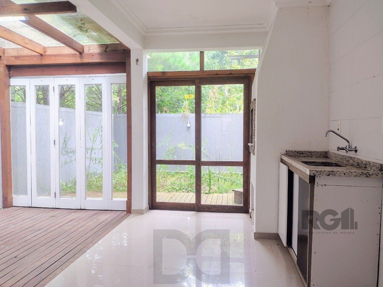 CASA TÉRREA - 2 DORMITÓRIOS, ÁREA COBERTA COM CHURRASQUEIRA , TERRAÇO - 02 VAGAS — foto 15