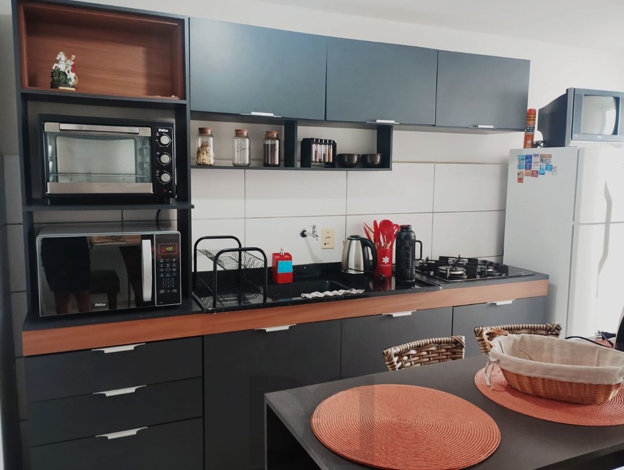Apartamento de 2 dormitórios com vaga e portaria 24 horas ! — foto 21