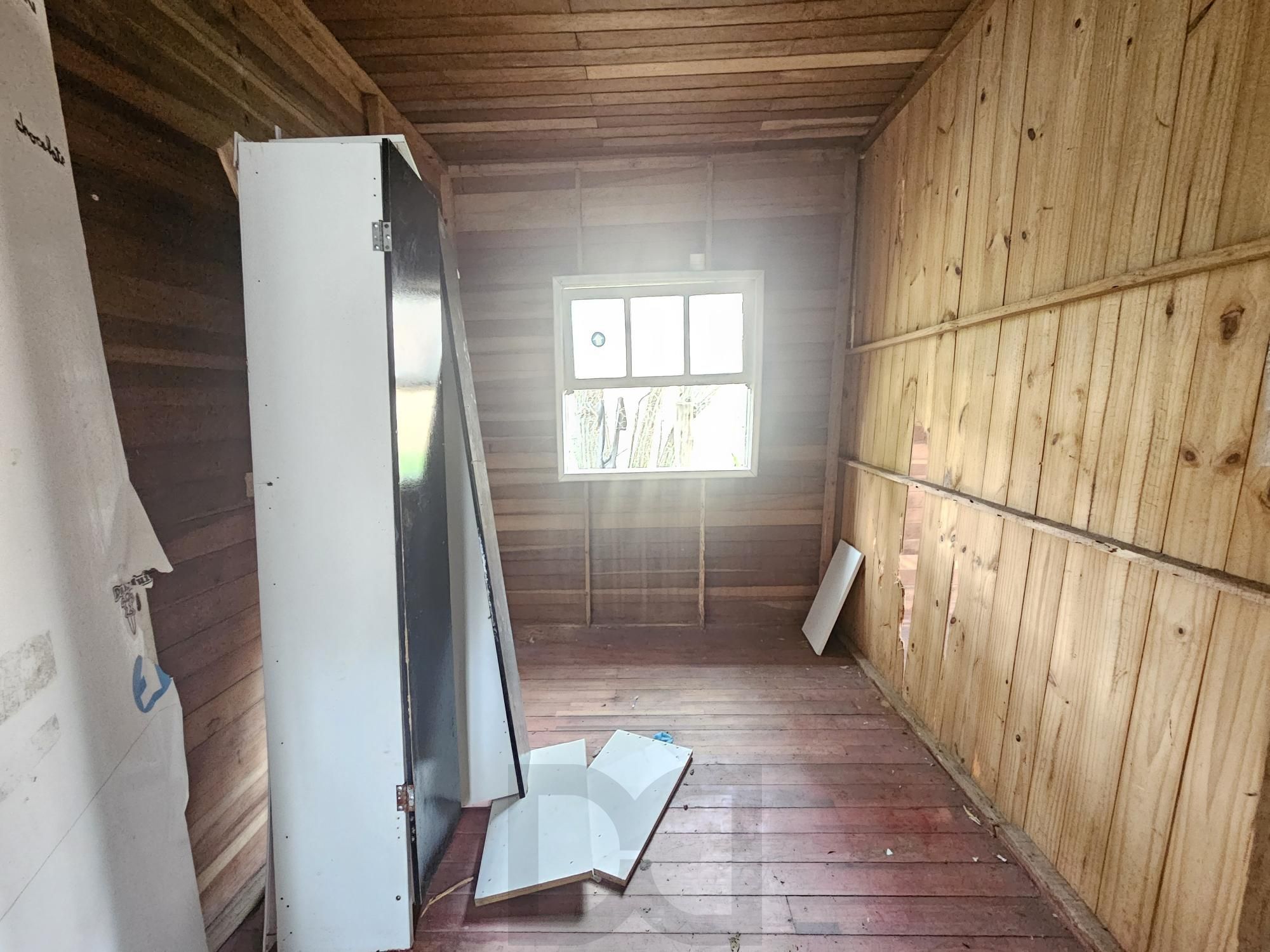 Terreno plano com Casa em Madeira 2d, 1Banh, Restinga, Porto Alegre — foto 12