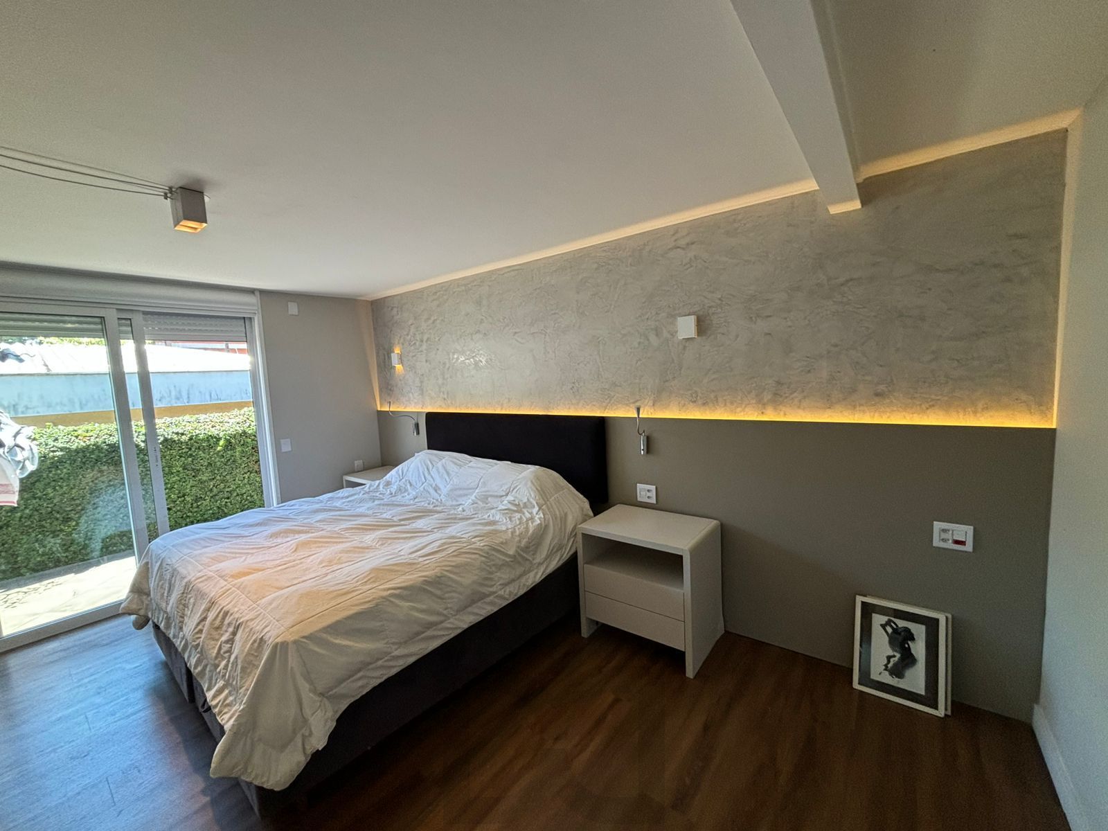 Casa 4 dormitórios, 1 suíte, 03 vagas, Bairro Três Figueiras, Porto Alegre. — foto 20