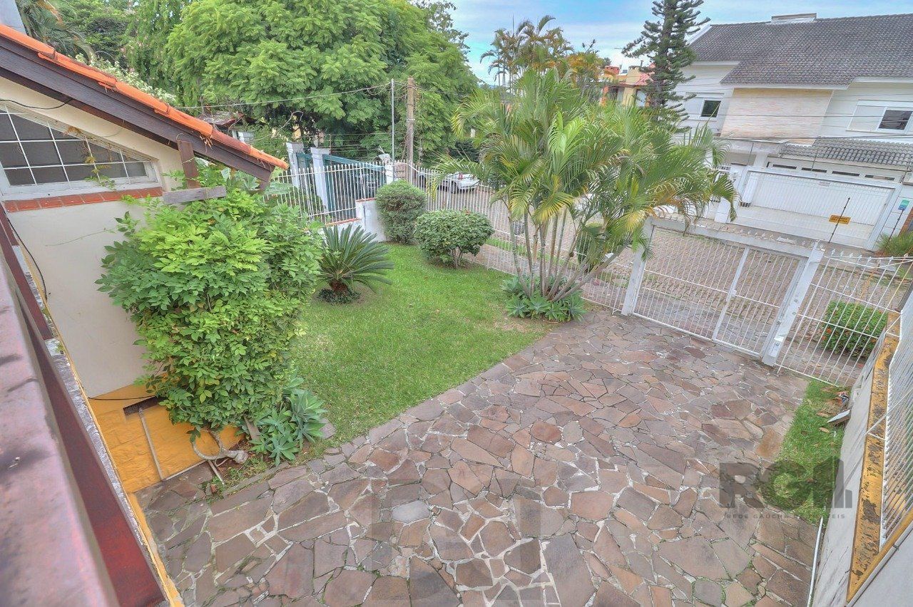 Casa a venda composta de 4 dormitórios no bairro Jardim Isabel em Porto Alegre — foto 25