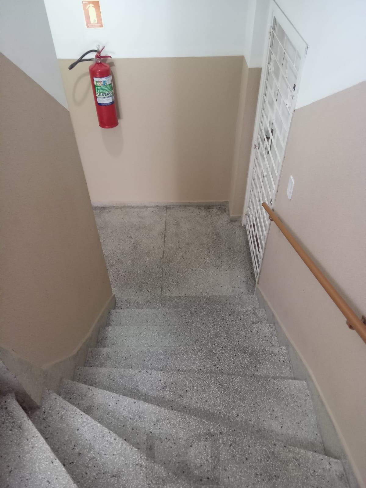 Apartamento de 3 dormitórios ,1 vaga rotativa ,portaria 24 horas , ultimo andar sem elevador ! — foto 11