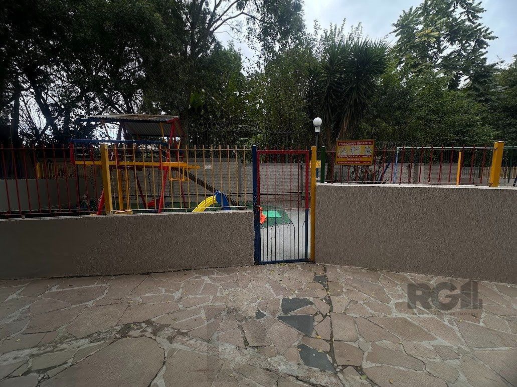 Apartamento a venda, dois dormitórios mobiliado no bairro Cristal. — foto 38