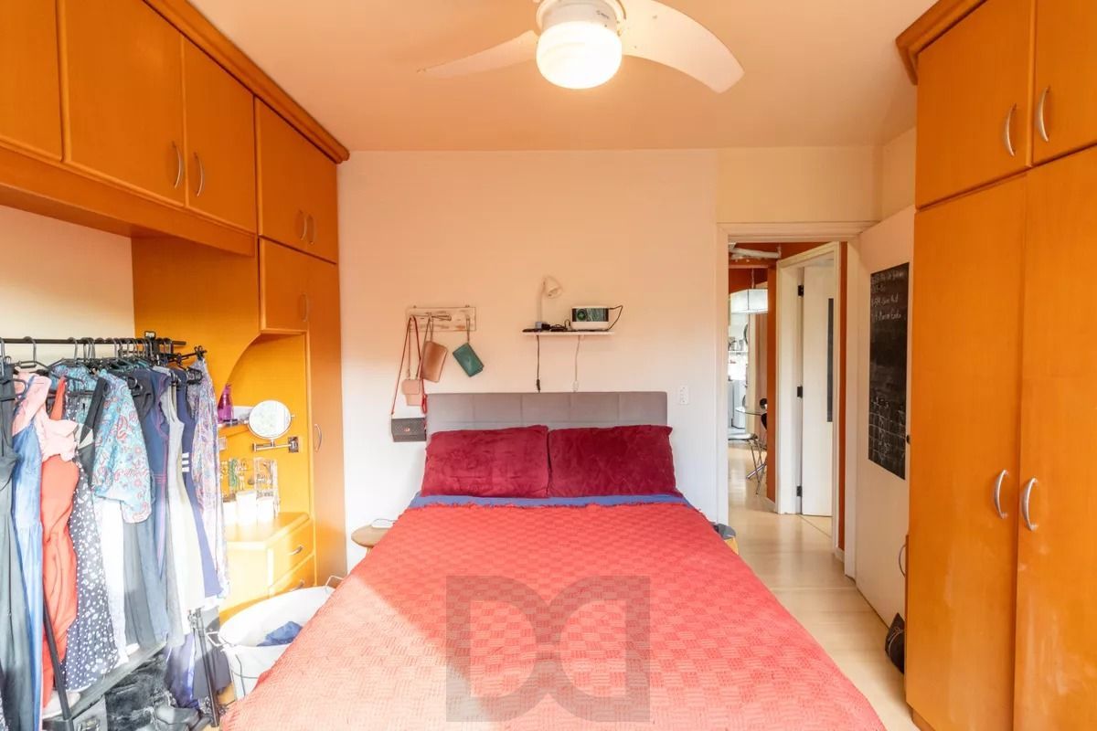 Apartamento 02 dormitórios - sacada com churrasqueira peças amplas em Tradicional condomínio no Bairro Cavalhada - 01 vaga escriturada — foto 17