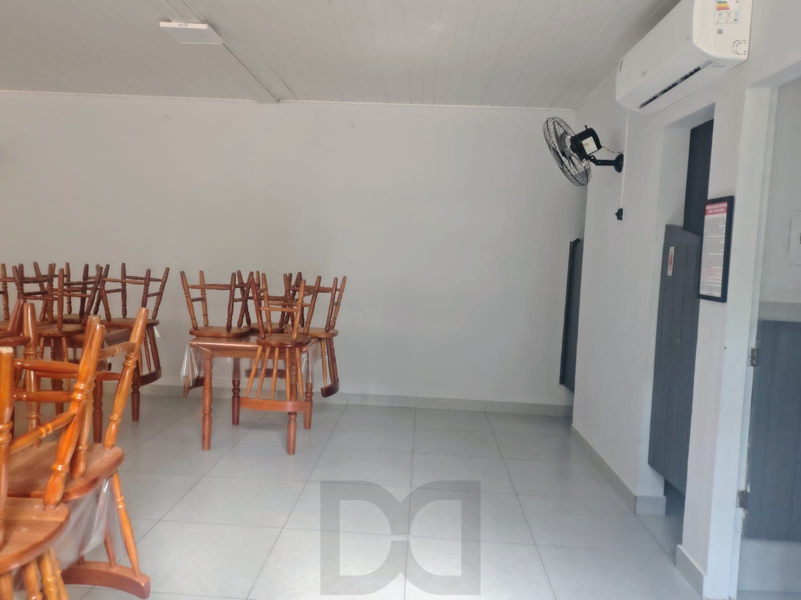 Apartamento de 2 dormitórios , portaria , salão de festas com churrsaqueira ! — foto 26
