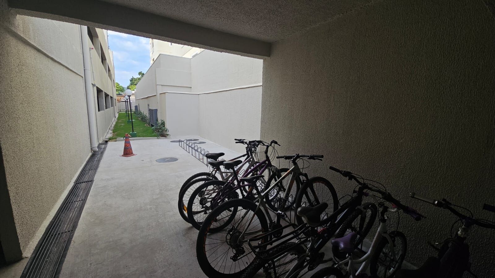 Apartamento 2 dormitórios , suíte , sacada com churrasqueira , 1 vaga de garagem coberta ! — foto 28