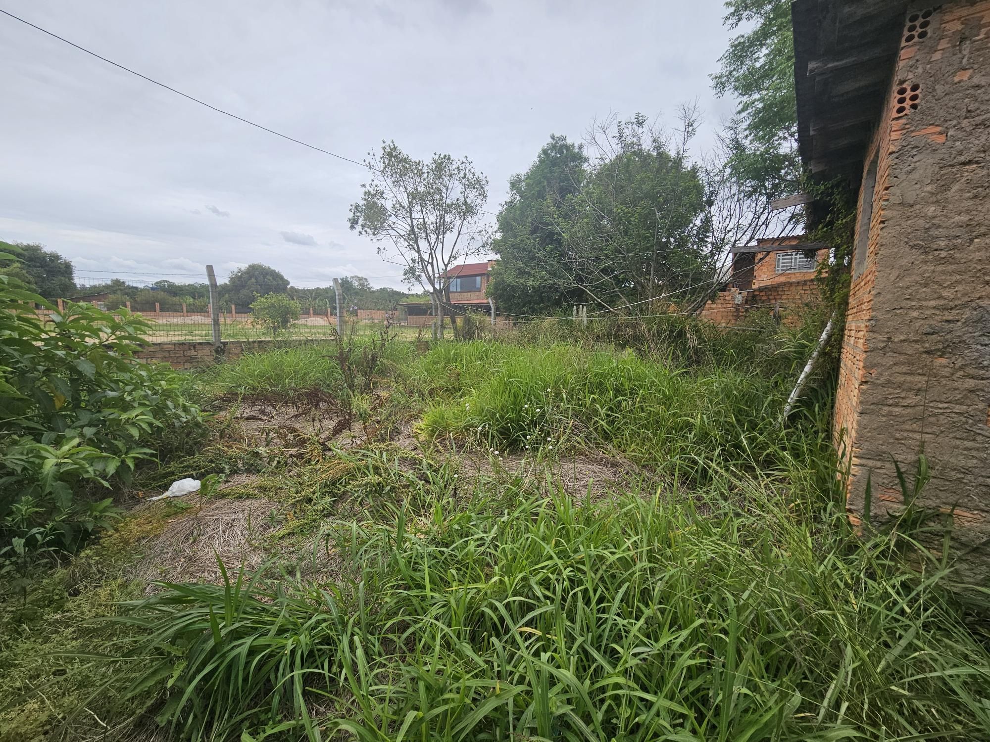 Terreno plano com Casa em Madeira 2d, 1Banh, Restinga, Porto Alegre — foto 15