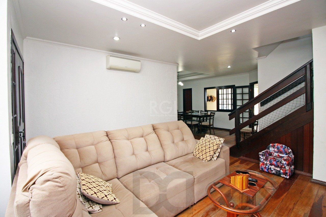 Casa 4 Suítes e 6 vagas de garagem no bairro Jardim Itu — foto 2