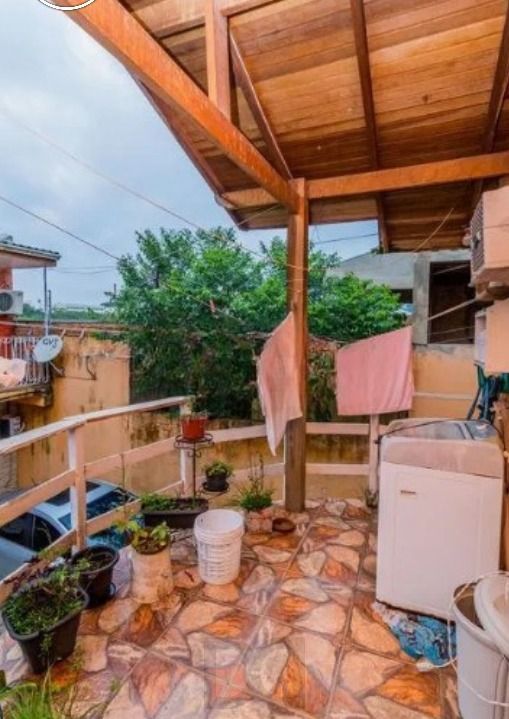 Casa de 3 dormitórios , com suíte , banheiro social , 2 apartamentos de 1 dormitório nos fundos , vaga para 3 carros ! — foto 8