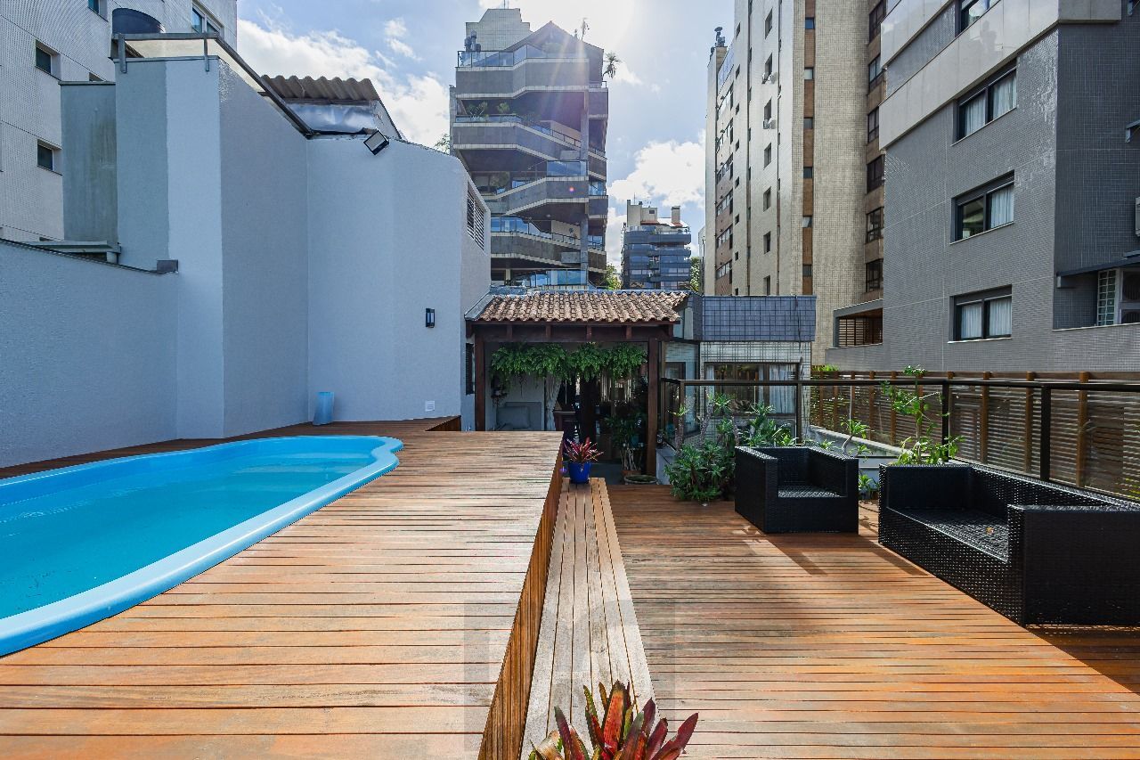 Cobertura com piscina em frente a praça da Encol no bairro Bela vista. — foto 8