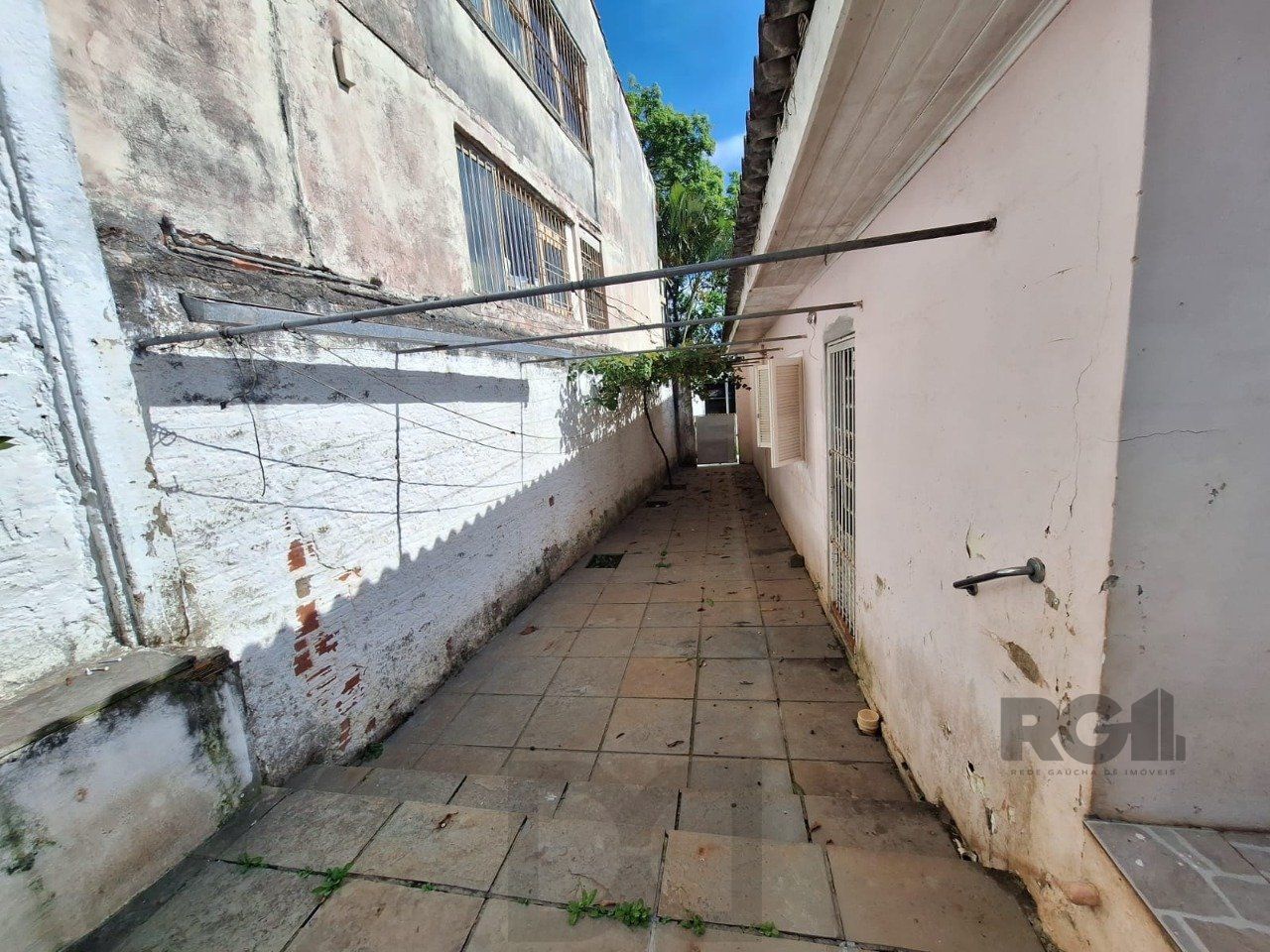 Terreno com casa com 3 quartos, vaga de garagem, no bairro Ipanema, Porto Alegre/RS — foto 5
