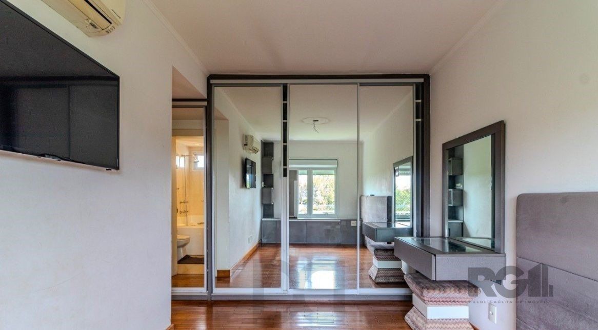 Casa em Condomínio com 04 Quartos - 4 vagas, 200,36 m² de área privativa - LOMBA DO PINHEIRO — foto 27